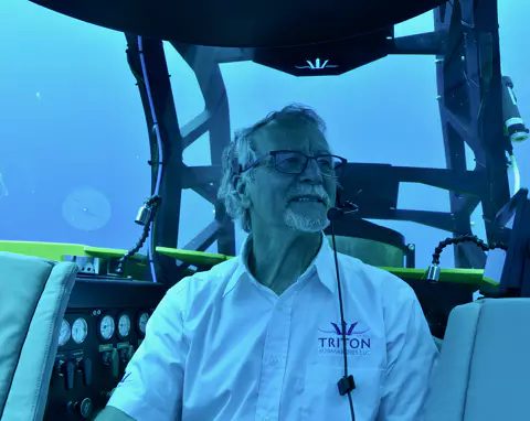 "Je sais que mon père est quelqu'un de très calme et qu'il sait très bien gérer les situations stressantes dans un sous-marin" a affirmé ce jeudi la fille du scientifique français présent dans le submersible perdu près du Titanic, Paul-Henri Nargeolet.