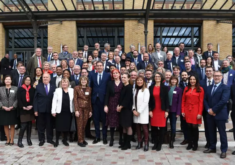 Que font les élus de l’AFE entre deux sessions plénières ?