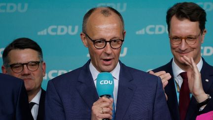 Friedrich Merz, leader de l'alliance conservatrice entre la CDU et la CSU, s'exprime à Berlin après le résultat des élections législatives allemandes, le 23 février 2025. ©ODD ANDERSEN / AFP