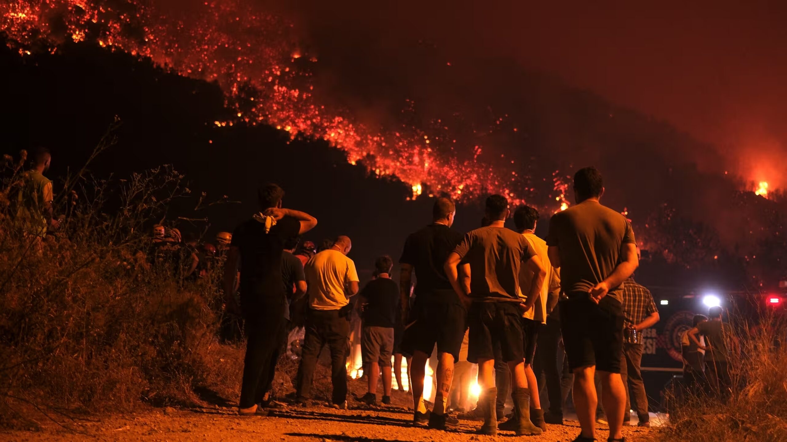 Un incendie près de la ville de Bursa, dimanche 27 juillet. © Onur Yurtsever / AFP