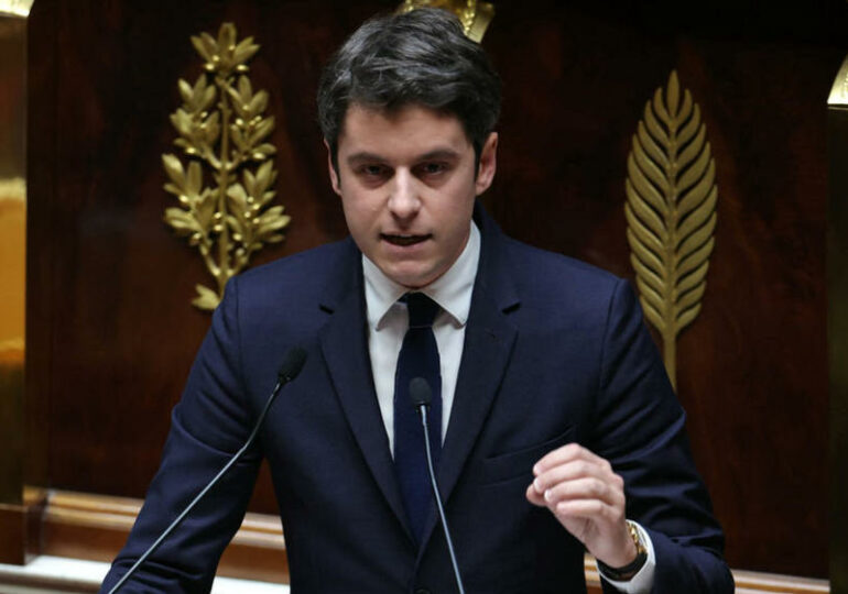 Gabriel Attal a conclu son discours sur l’accord bilatéral de la France à l’Ukraine, ce mardi 12 mars à l’Assemblée nationale, en scandant «Slava Ukraini», «gloire à l’Ukraine» en français.