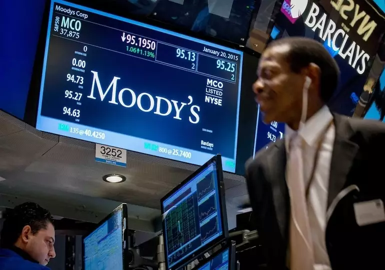 Dissolution : Moody’s souligne un risque pour la note de la France