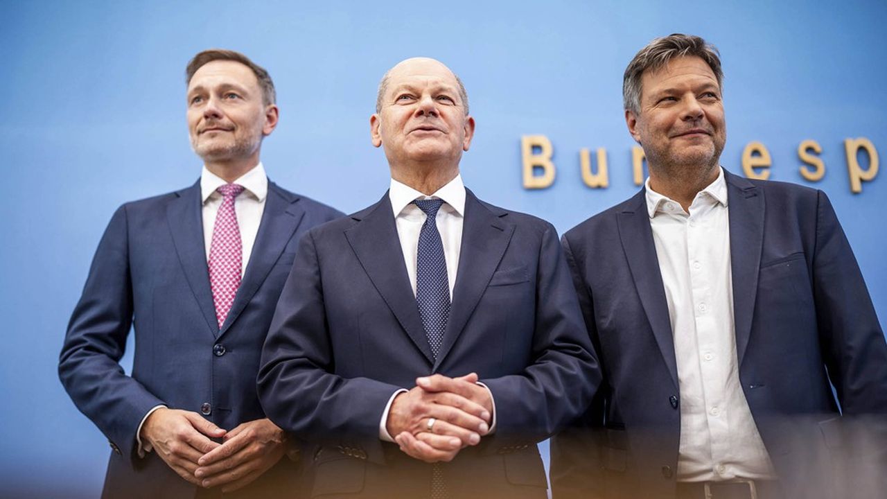 Le chancelier allemand, Olaf Scholz, le ministre de l'Economie, Robert Habeck, et le ministre des Finances, Christian Lindner, lors d'une conférence de presse sur le projet de budget pour 2025, le 5 juillet dernier. ©Kay Nietfeld/Ap/SIPA