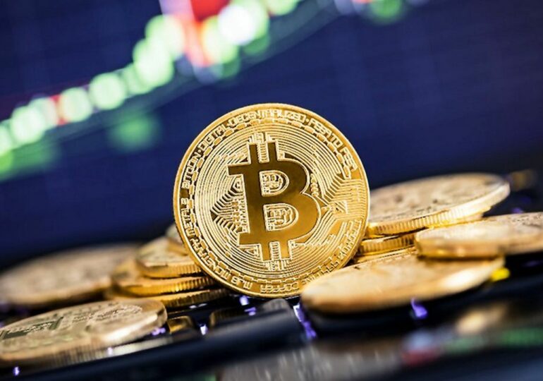 Le Bitcoin a touché un plus haut à 69.191,94 dollars ce 05 mars 2024. La cryptomonnaie a gagné 4% en un jour, 20% en une semaine et 59% en un mois. Sa capitalisation s'élève à 1.300 milliards de dollars, portant l'ensemble du marché crypto au-dessus des 2.550 milliards de dollars de capitalisation.