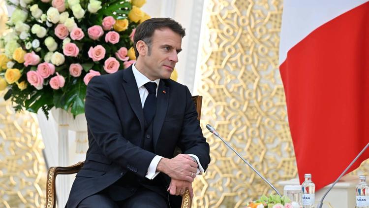 «Il est probable que je ferai quelque chose de complètement différent quand j’aurai fini en 2027», a déclaré Emmanuel Macron à des étudiants kazakhs à l’université d’Astana au cours de son déplacement. «Je serai très heureux d’avoir servi mon pays pendant dix en tant que président», a-t-il ajouté.
