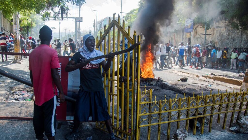 En Haïti le naufrage se poursuit, immersion dans la communauté française