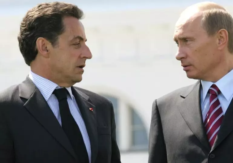 Nicolas Sarkozy : l’Ukraine doit rester « neutre » et n’a pas sa place dans l’UE
