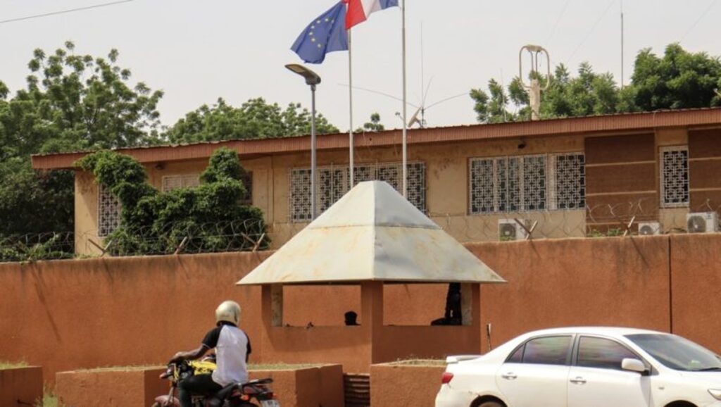 Niger : Macron annonce le retour prochain de l&rsquo;ambassadeur