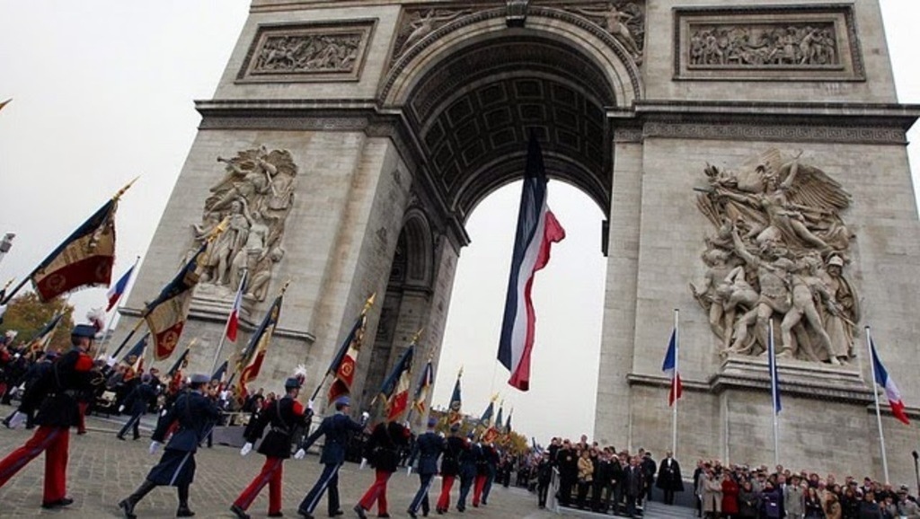 Jours en france. Le 11 novembre во Франции. 11 Ноября во Франции. День Победы во Франции. 8 Мая во Франции.