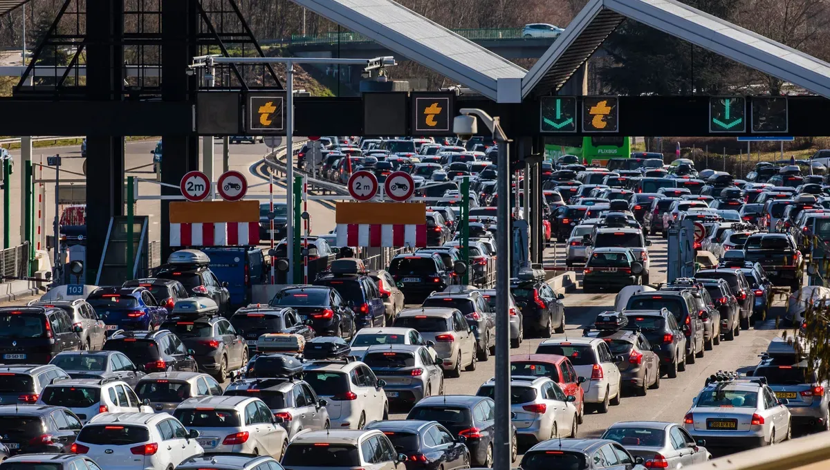 Les routes seront chargées à l'occasion du premier week-end des vacances d'été © AFP - Vincent Isore