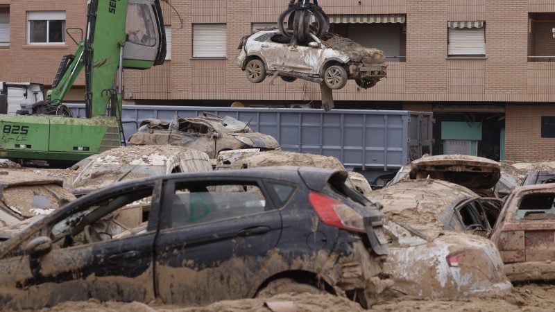 Rien que cette année, l’Espagne, la Hongrie, l’Autriche, la République tchèque, la Pologne et la Roumanie ont subi des inondations catastrophiques, qui ont fait des centaines de morts. Pourtant, les États membres de l’UE ne semblent pas trop inquiets — pour l’instant. ©EPA-EFE/KAI FOERSTERLING