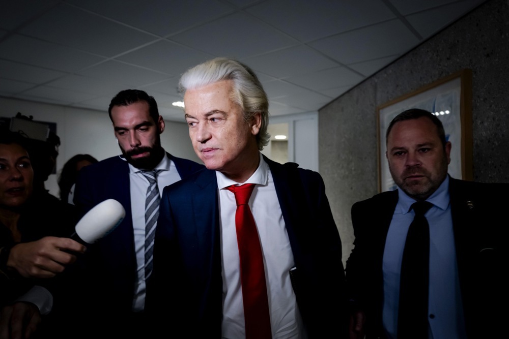 Mardi 3 juin, Geert Wilders, leader du PVV, a annoncé le retrait de son parti du gouvernement, invoquant le refus de ses partenaires de coalition d’adopter son plan visant à durcir drastiquement la politique migratoire. ©EPA-EFE/ROBIN VAN LONKHUIJSE