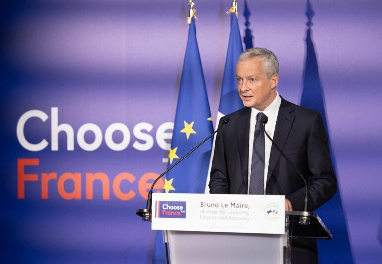 "Le fait d'avoir de l'énergie décarbonée, à bas coût […] est un élément absolument décisif pour les choix d'investissements" par les chefs d'entreprise étrangers, a affirmé Bruno Le Maire à Choose France qui se déroulait ce lundi 13 mai à Versaille.