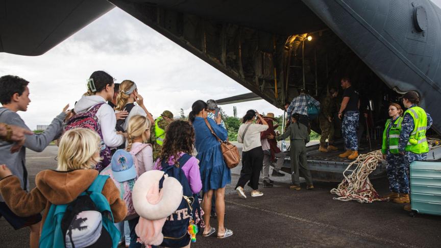 « Demain et dans les prochains jours, l’accompagnement des touristes étrangers et français qui souhaiteraient rejoindre leur domicile se poursuivra. Les vols affrétés par le Gouvernement permettront l’accompagnement de près de 500 personnes », a annoncé le Haut-commissariat du TOM ce mardi 21 mai.