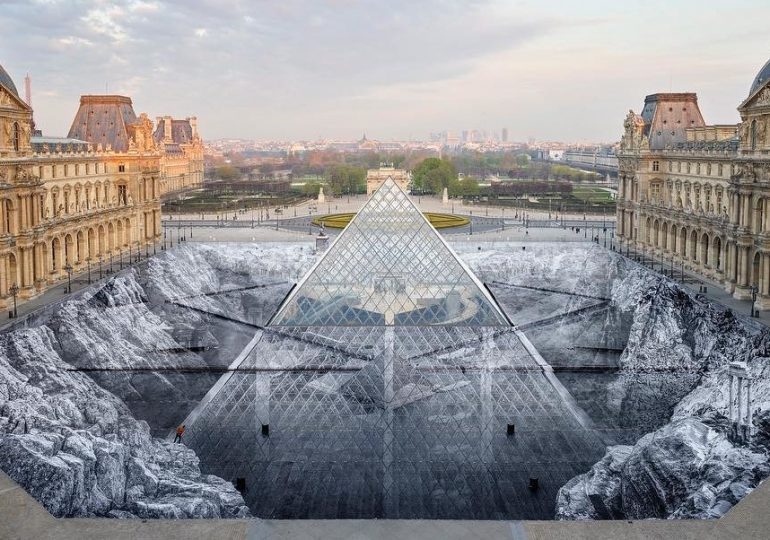Une oeuvre éphémère magistrale pour les 30 ans de la Pyramide du Louvre