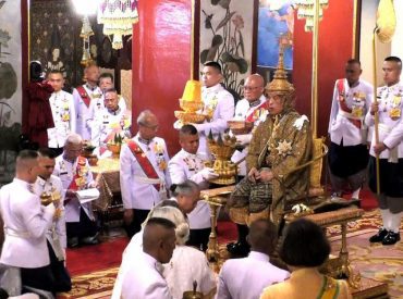 Thailande : Couronnement du roi Maha Vajiralongkorn - VIDEO