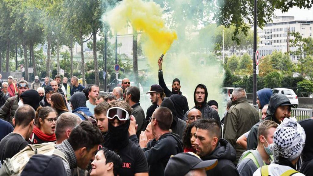 « Gilets jaunes » : des milliers de manifestants pour la rentrée – Le tour des manifestations