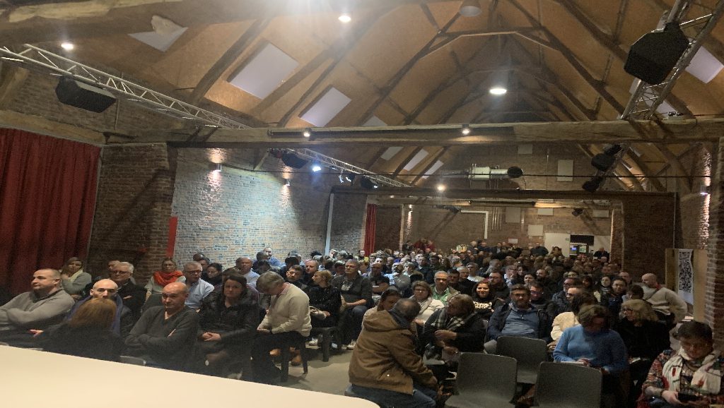 Un groupe FB face à Bercy ! Hier 400 français étaient réunis, en Belgique, contre la réforme fiscale