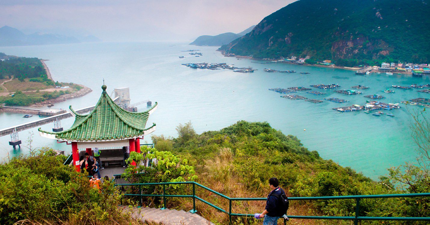 Hong Kong c&rsquo;est une ville et des iles – Zoom sur l&rsquo;ile Lamma avec Karine