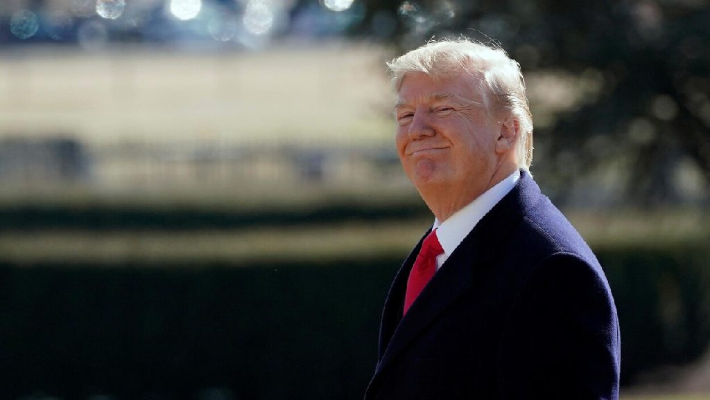« L’histoire se rappellera d’une victoire à la Pyrrhus pour les républicains du Sénat, pour le parti républicain et pour le président Trump », Chuck Schumer Sénateur de New-York