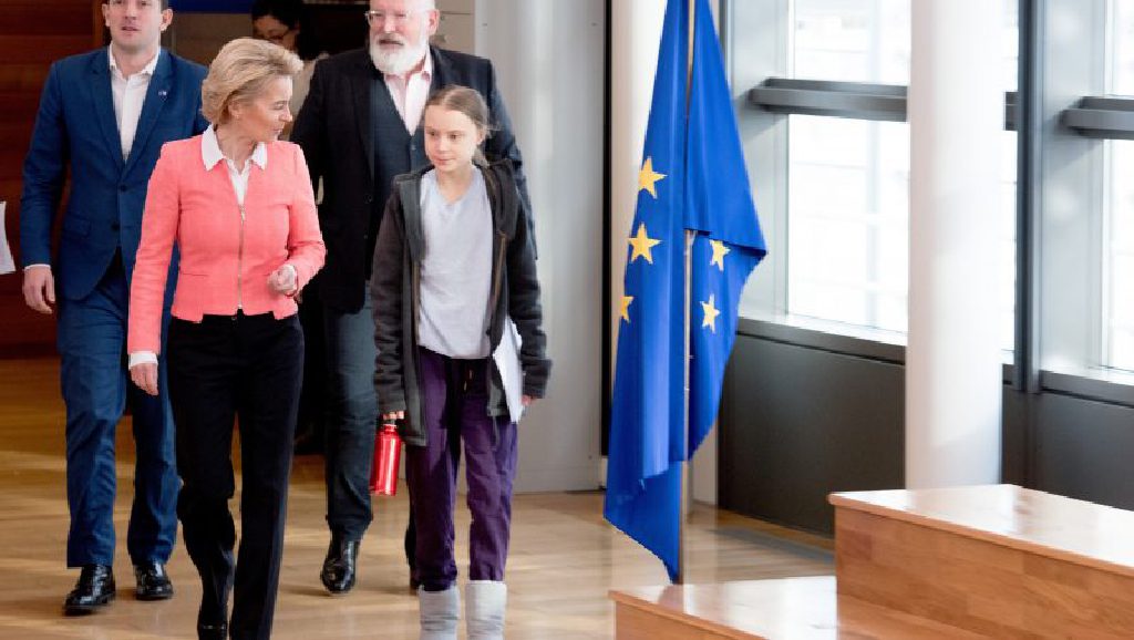 La loi climat, une « capitulation » selon Greta Thunberg