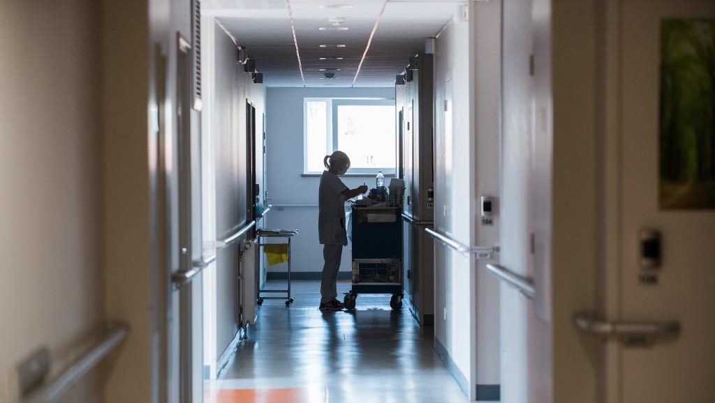 8078 morts du Covid-19 en France, dont au moins 2189 dans les Ehpad