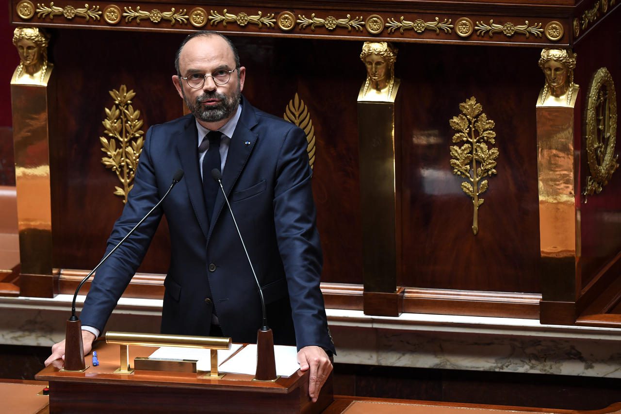 « Tel savant nous dit, affirmatif et catégorique, qu&rsquo;il ne peut pas y avoir de deuxième vague et que le virus s&rsquo;éteindra avec l&rsquo;été, tel autre, tout aussi savant et respecté, nous dit l&rsquo;inverse. L&rsquo;Histoire nous dira qui avait raison. Mais je crains que nous n&rsquo;ayons pas le temps d&rsquo;attendre que l&rsquo;Histoire se fasse juge »
