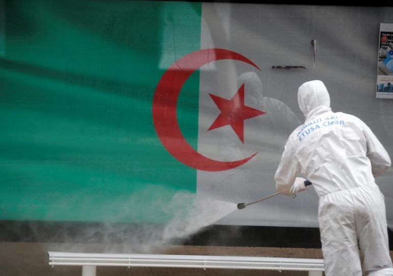Chute du pétrole - l'Etat Algérien réduit son budget de moitié