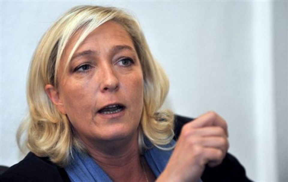 « Je demande deux choses: soit on a un test démontrant qu&rsquo;on n&rsquo;est pas porteur du Covid, soit vous êtes mis, comme le font quasiment tous les pays, en quarantaine, le temps de savoir si vous êtes ou non porteur du virus », a asséné, Marine Lepen, la présidente du Rassemblement national (RN)