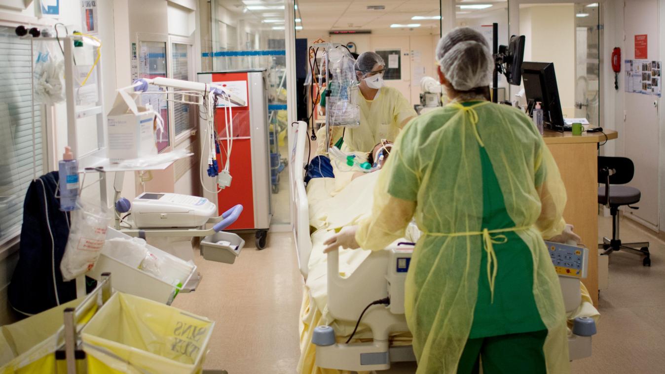 Dans un entretien accordé au Parisien, le professeur Xavier Lescure, chef de service adjoint de l&rsquo;infectiologie à l&rsquo;hôpital Bichat, s&rsquo;alarme du relâchement de la population face au virus.  « Aucun des marqueurs prédictifs de l&rsquo;épidémie n&rsquo;est bon. Or, l&rsquo;expérience de la première vague nous le dit: quand la machine est lancée, il est difficile de l&rsquo;arrêter », prévient-il.