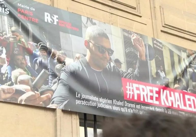 Algérie: la presse réagit à la condamnation de Khaled Drareni