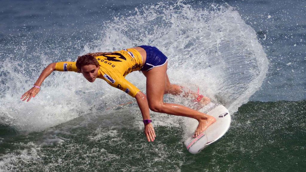 Une expatriée championne du monde de surf