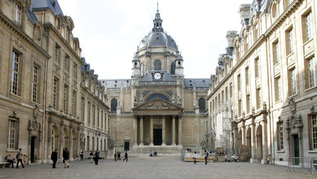 Cour de La Sorbonne, l’hommage de la Nation