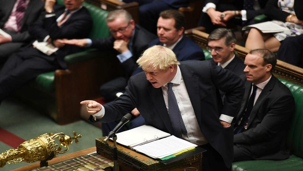 Brexit: les négociations reprennent, Johnson essuie un revers à la chambre des Lords