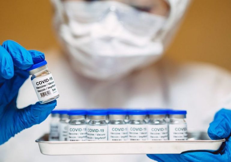 Vaccins Covid-19 : Qui va vacciner les expatriés ?