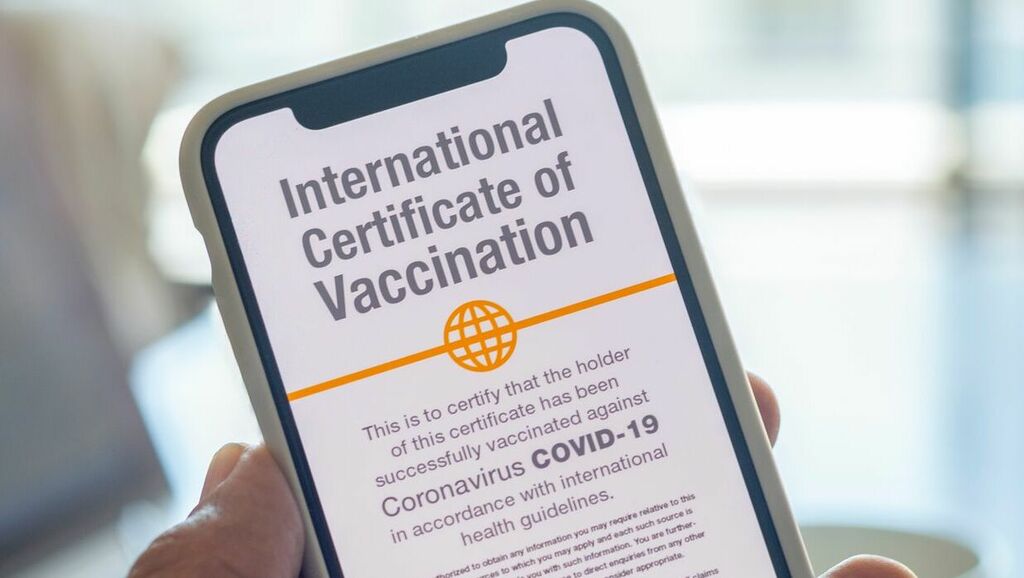 Certificat vaccinal numérique : la Grèce y croit, la France toujours réticente