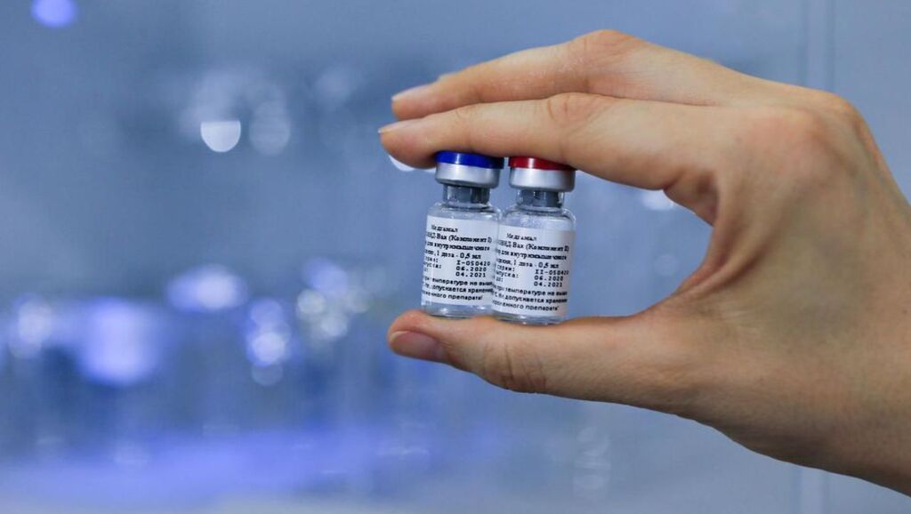 L’OMS à l’Institut de virologie de Wuhan, l’UE envisage les vaccins russe et chinois