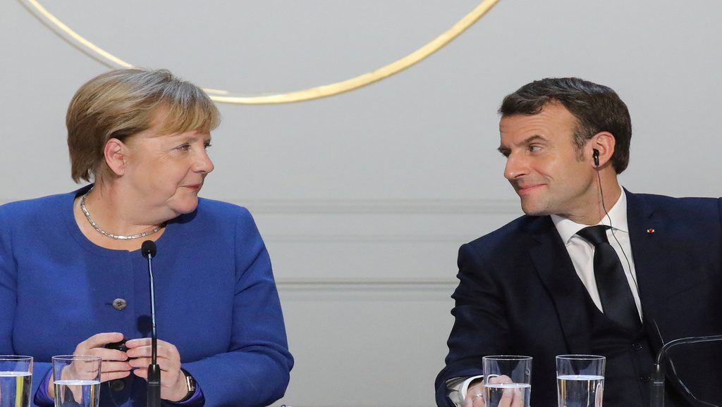 Réunion Macron-Merkel: relation transatlantique et industrie de défense au menu