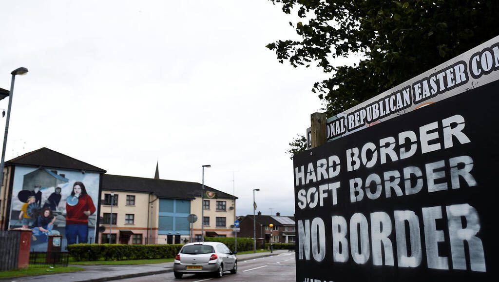 Brexit : levée de boucliers de l’UE après l’extension des délais de contrôles à la frontière nord-irlandaise