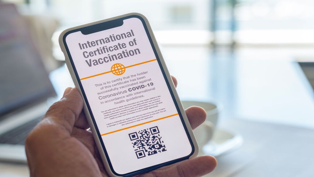 Les expatriés pour le passeport sanitaire !