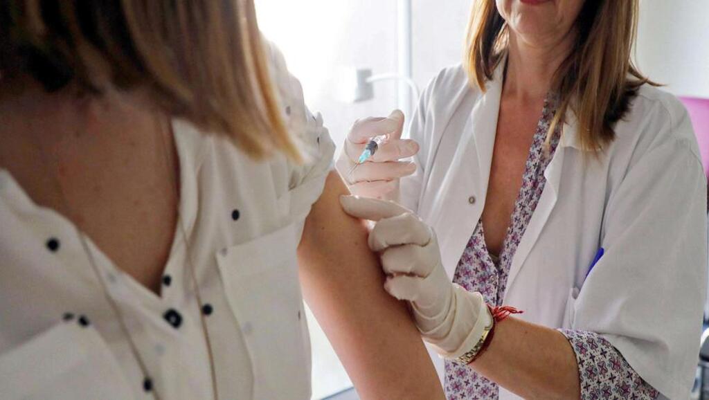 La vaccination ouverte à tous les Français et aux expatriés