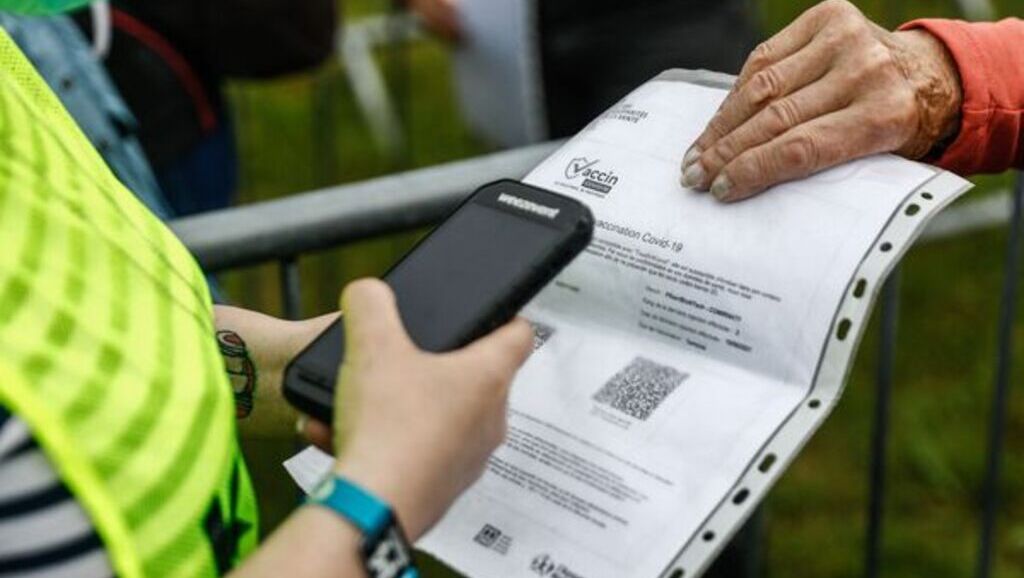 Le casse-tête des Français de l’étranger pour obtenir le Pass Sanitaire