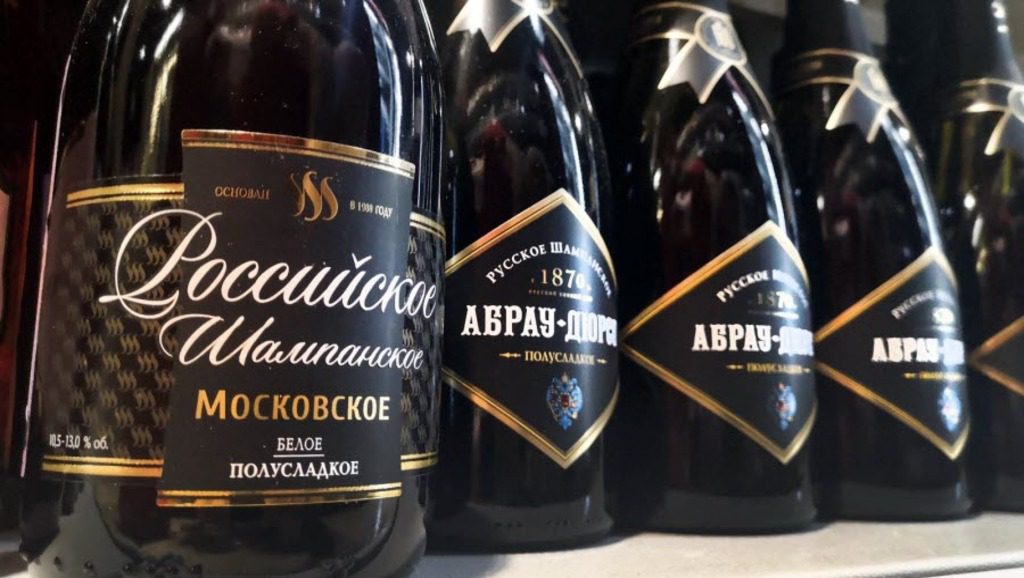Poutine s’attaque au Champagne