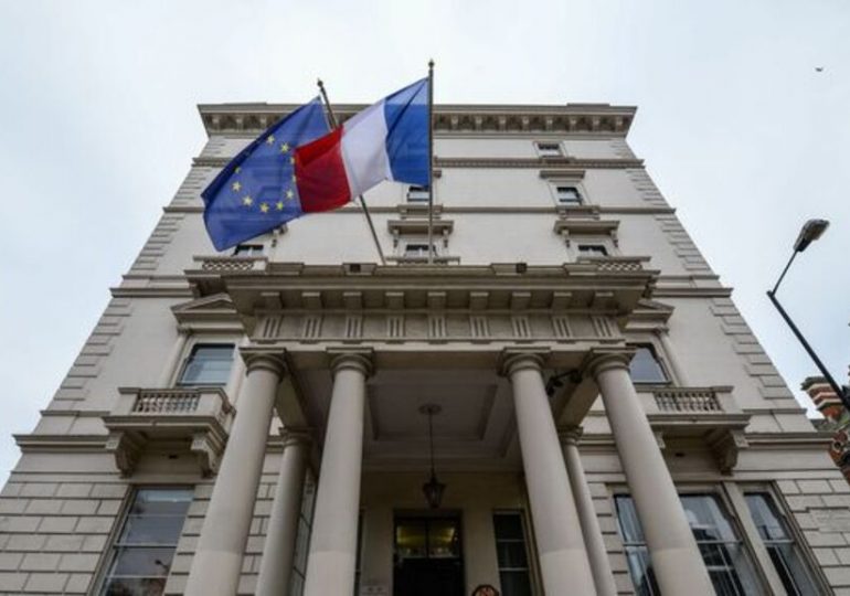 Dysfonctionnements au Consulat de France à Londres : WTF ?!