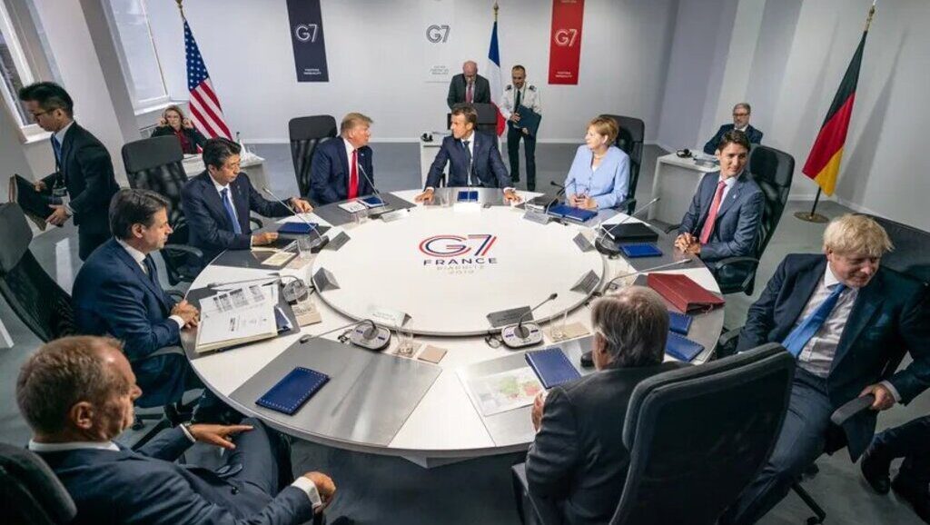 Cruels rappels d’ambassadeurs, et d’autres choses encore.