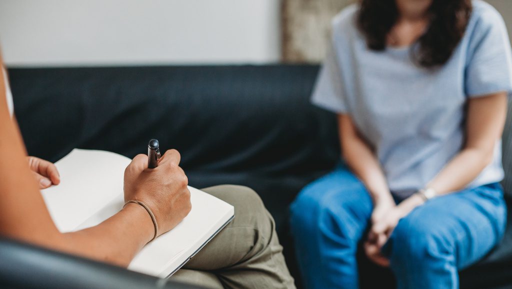 Échange avec la psychologue de LesFrancais.press – Karine Mequelis