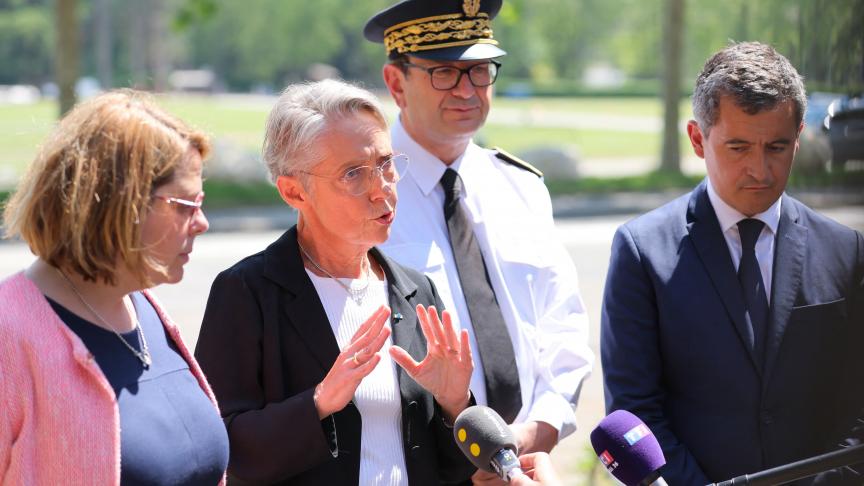 « Ce sont de tout petits enfants blessés très grièvement, en tant que parents et citoyens, on est déjà très choqué » – Elisabeth Borne à Annecy après avoir rencontré les secouristes