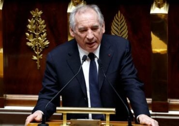 "Nous, les Européens, sommes plus forts que nous le croyons et nous comportons comme si nous étions faibles", a martelé François Bayrou depuis l'Assemblée nationale ce lundi, lors d'un débat organisé à l'Assemblée nationale sur la situation en Ukraine et la sécurité en Europe.