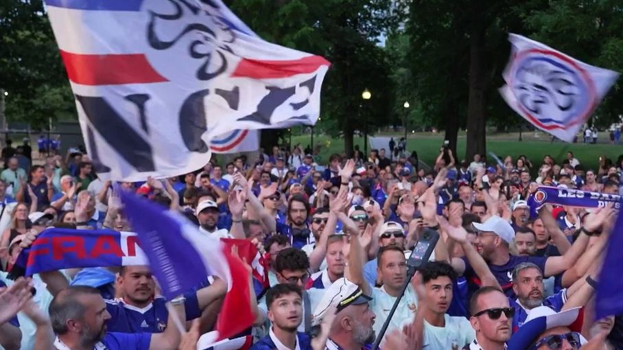 Les supporters des Bleus dans les rues de Boston le 26 juin 2026 &copy;AFP