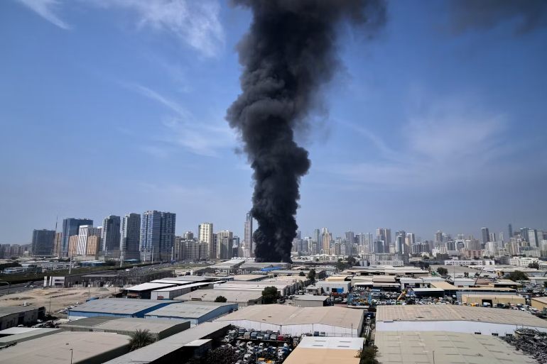 Bombardement dans la banlieue de Duba&iuml; le 13 mars 2026 